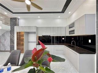 Nhà đẹp nhiều cây xanh lã xuân oai  nhỉnh 5 tỷ  vào ở ngay dịp tết