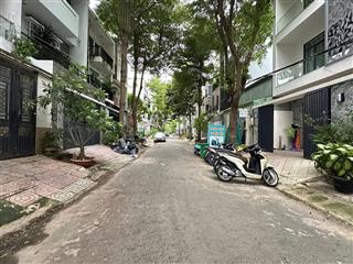 Xe hơi ngủ nhà đặng thuỳ trâm p13 bình thạnh 75m2  ngang 4.5m  4 tầng 4 phòng ngủ