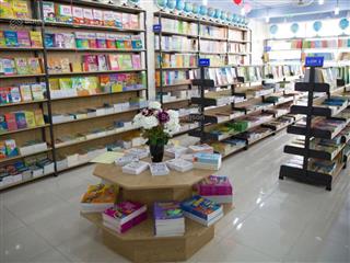 Cho thuê mbkd chân đế siêu đẹp tại mặt phố hàm nghi diện tích 235m2  0985 607 ***