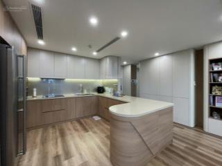 Cần bán gấp chung cư cao cấp watermark 395 lạc long quân, 157m2, 3 ngủ, view trọn hồ tây, 22 tỷ