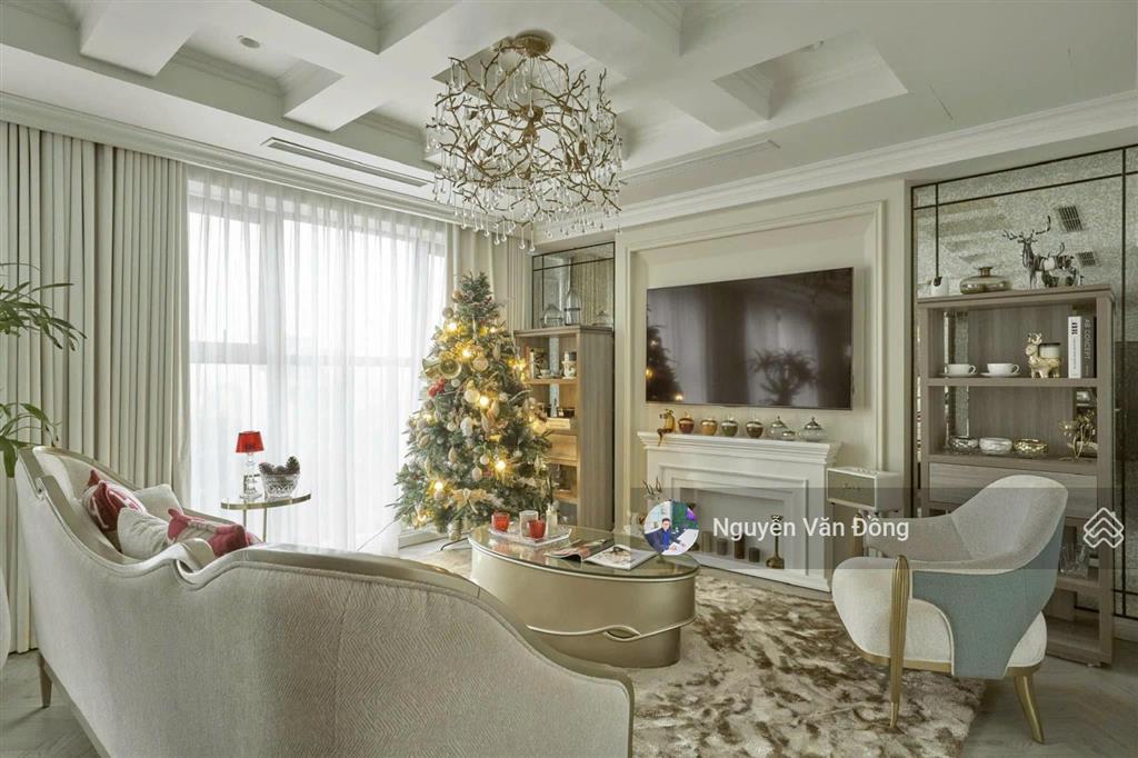 Hàng hiếm vinhomes d'capitale, căn 3 ngủ tầng rất đẹp, view bể bơi, ban công đông nam mát mẻ