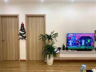 Cam kết giá chuẩn, ảnh thật, vợ chồng tôi cần bán căn hộ góc đẹp, tặng lại full nội thất, sổ đỏ sẵn