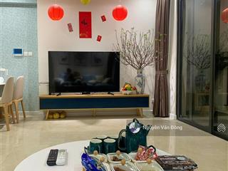 Hàng hiếm vinhomes d'capitale, căn 3 ngủ tầng rất đẹp, view bể bơi, ban công đông nam mát mẻ