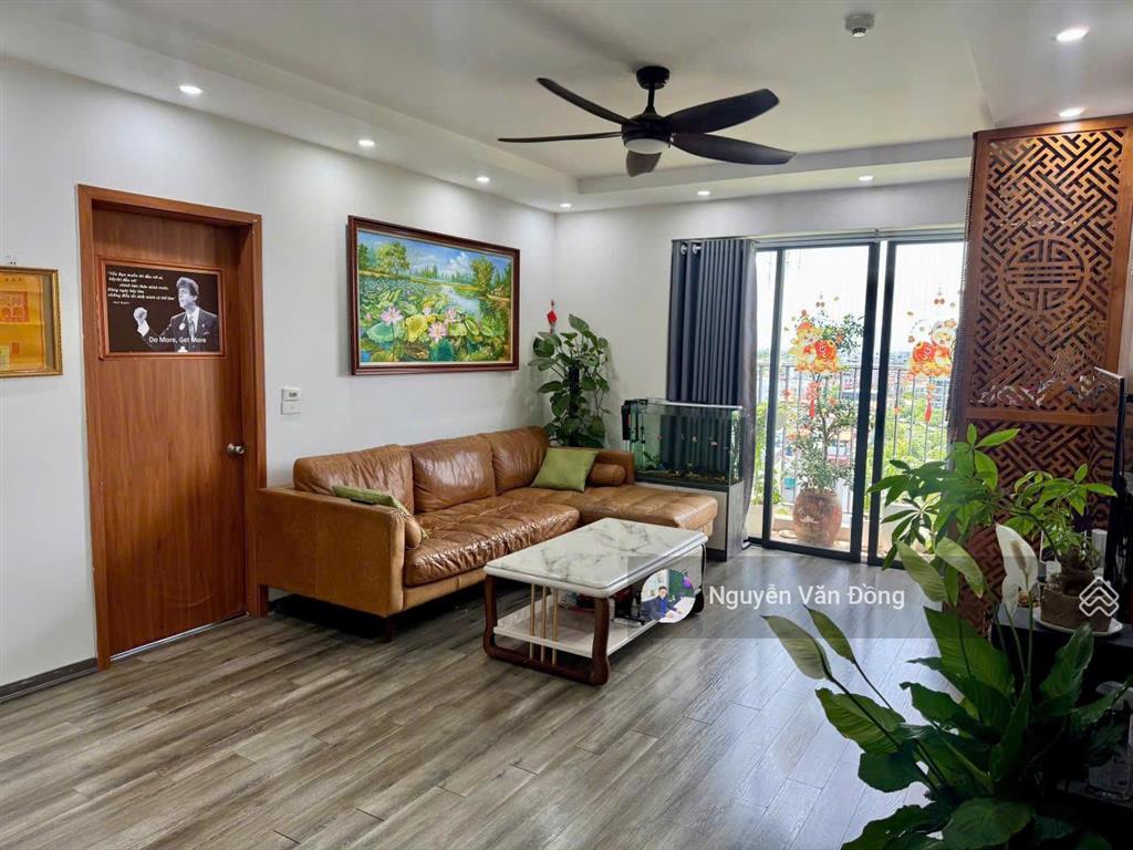 Gia đình cần chuyển nhượng căn hộ đẹp dự án golden palace mễ trì, tặng nội thất full đẹp, sổ đỏ sẵn