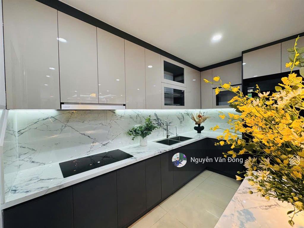 Chính chủ gửi bán căn hộ cao cấp vinhomes metropolis với mức giá cực tốt, nội thất full, sổ đỏ sẵn