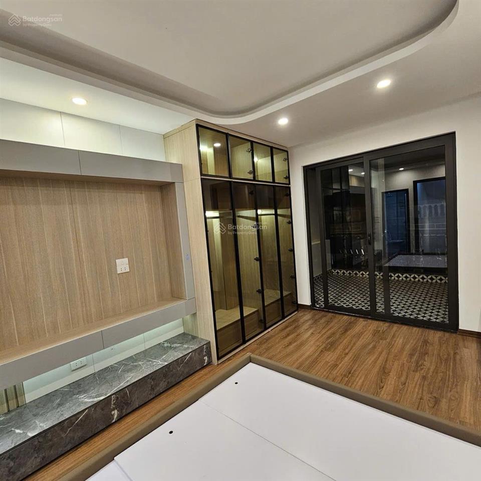 Bán nhà đẹp king koong chùa láng nội thất xịn ba gác đỗ cửa 37m2 5t mt 3.8m giá 9 tỷ tl