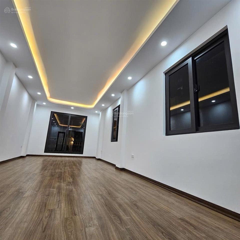 Bán nhà đẹp king koong chùa láng nội thất xịn ba gác đỗ cửa 37m2 5t mt 3.8m giá 9 tỷ tl