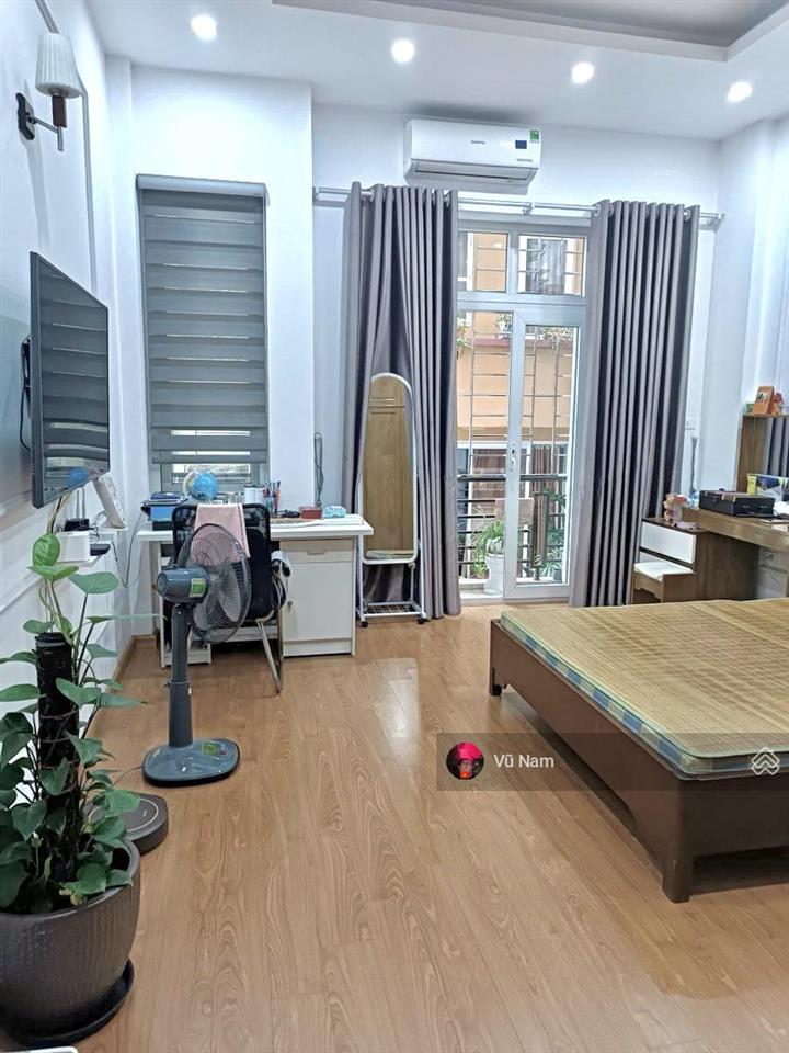 Bán nhà pl đường láng, vf3 đỗ cửa, ngõ thông kd, dân trí cao, 39m2 x 4t, mt 4.2 m giá 12 tỷ tl