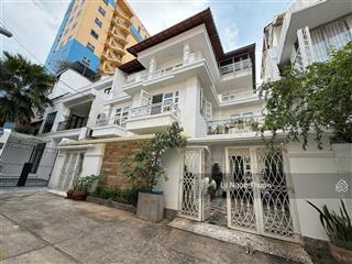 Bán biệt thự nguyễn thành ý quận 1(12.5x15m) 3 tầng siêu đẹp về giá chỉ 55 tỷ