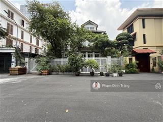 Chủ cần bán bt vườn đào, tây hồ 300m2 x 4 tầng  mt 16m  155 tỷ, view vườn hoa, bảo vệ 24/7