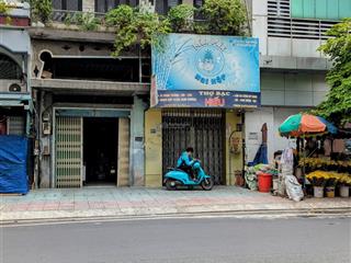 Vị trí đẹp lề đường rộng rãi dễ dàng sửa chữa theo nhu cầu. gần chợ thiếc, bv chợ rẫy