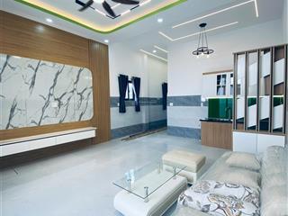 Cần tiền bán gấp căn nhà gần ngã 3 giồng