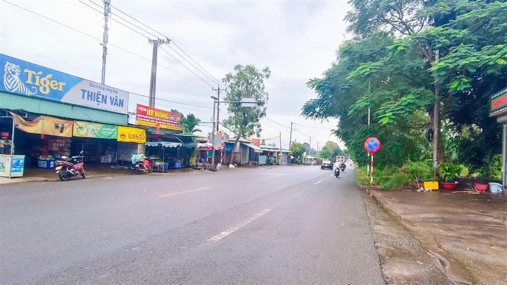 9 tỷ ngay ql 56 ngãi giao (25x53)m 300 (tc) gồm 3 căn nhà và nhà trọ cho thuê dân cư kín siêu phẩm