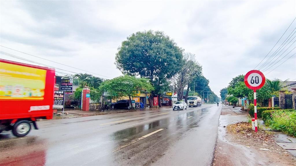 9 tỷ ngay ql 56 ngãi giao (25x53)m 300 (tc) gồm 3 căn nhà và nhà trọ cho thuê dân cư kín siêu phẩm