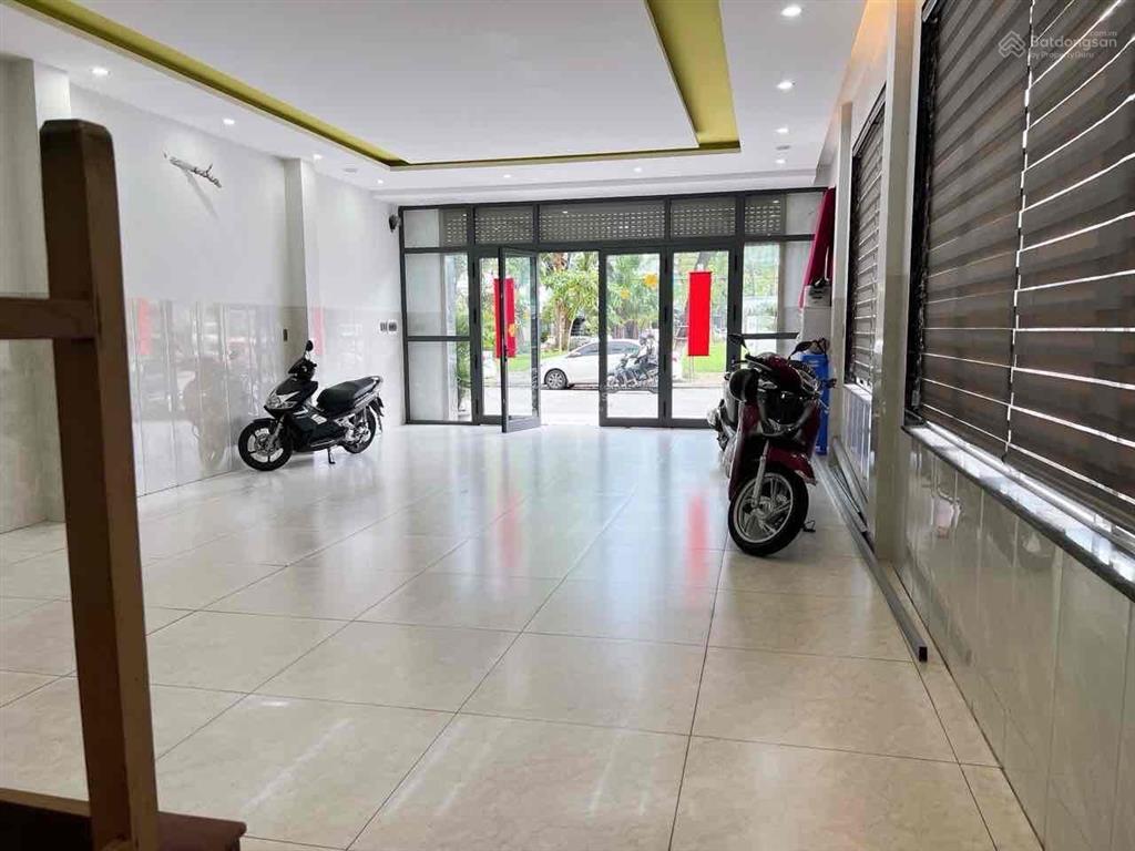 Bán np trưng nữ vương, 17 tỷ vnd, 100m2, 5pn, 4wc siêu hot