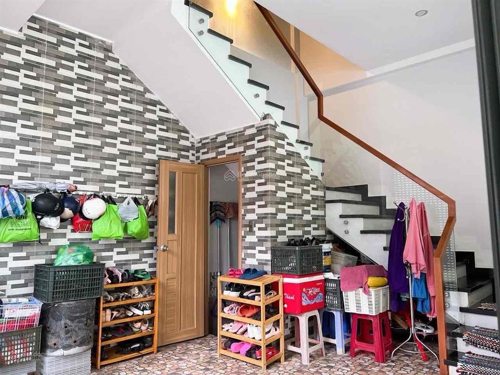 Bán np trưng nữ vương, 17 tỷ vnd, 100m2, 5pn, 4wc siêu hot