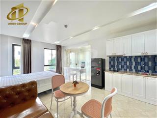 Căn hộ dịch vụ thiết kế hiện đại ngay đường lê văn thiêm q7