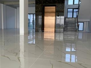 Chỉ 20tr/tháng cho shophouse mặt đường 60m