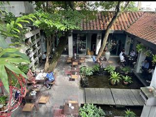 Cho thuê nhà sân vườn mặt phố linh lang