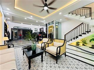 Siêu phẩm indochine đối diện emart  5 tầng thang máy  11,6 tỷ