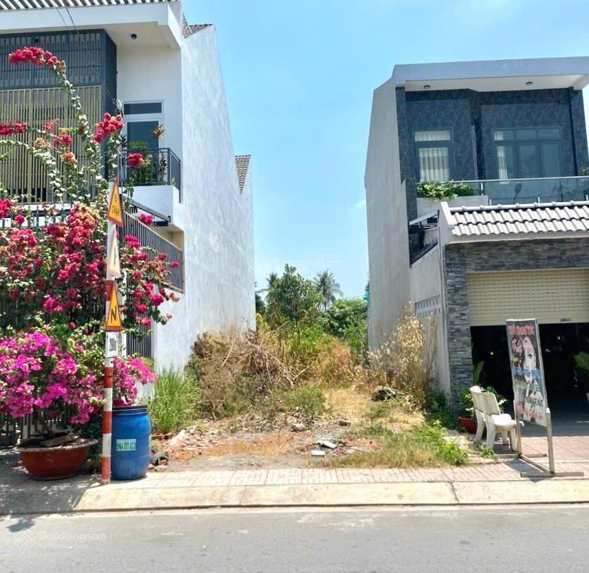 Chủ ngộp bán gấp đất kp gia huỳnh, trảng bàng, tây ninh, giá 800 triệu, 136 m2 sổ hồng riêng