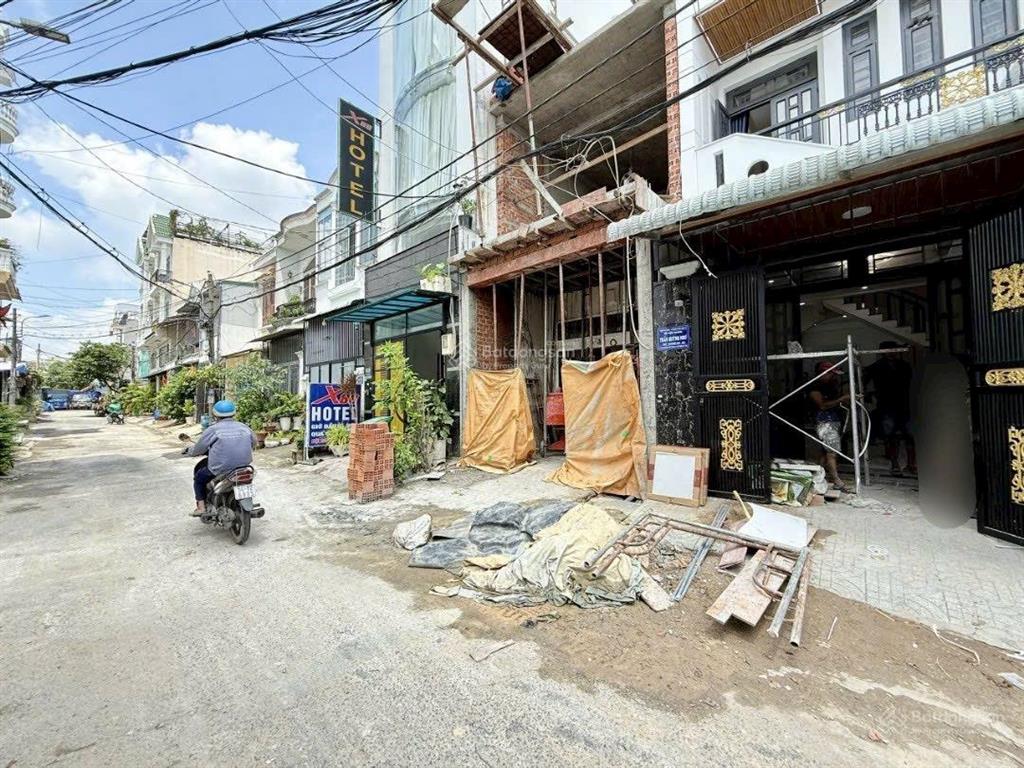 Bán nhà phố 4mx16m 3 tầng hxh 64m2 1/ lê văn khương hiệp thành quận 12