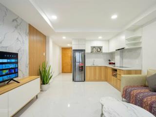 Căn hộ cửa sổ 1 phòng ngủ và phòng khách diện tích ( 45m2 ) ngay trung tâm quận 1 , hồ chí minh