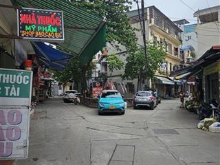 Tôi chính chủ bán nhà 4.5 tầng ô tô đỗ cổng, gần đường nguyên xá, minh khai. dt 30m2 nhỉnh 6 tỷ