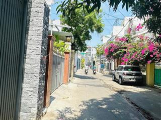 Bán nhà 3 tầng đẹp gần biển sổ hoàn công đường ô tô 6m thông thoáng