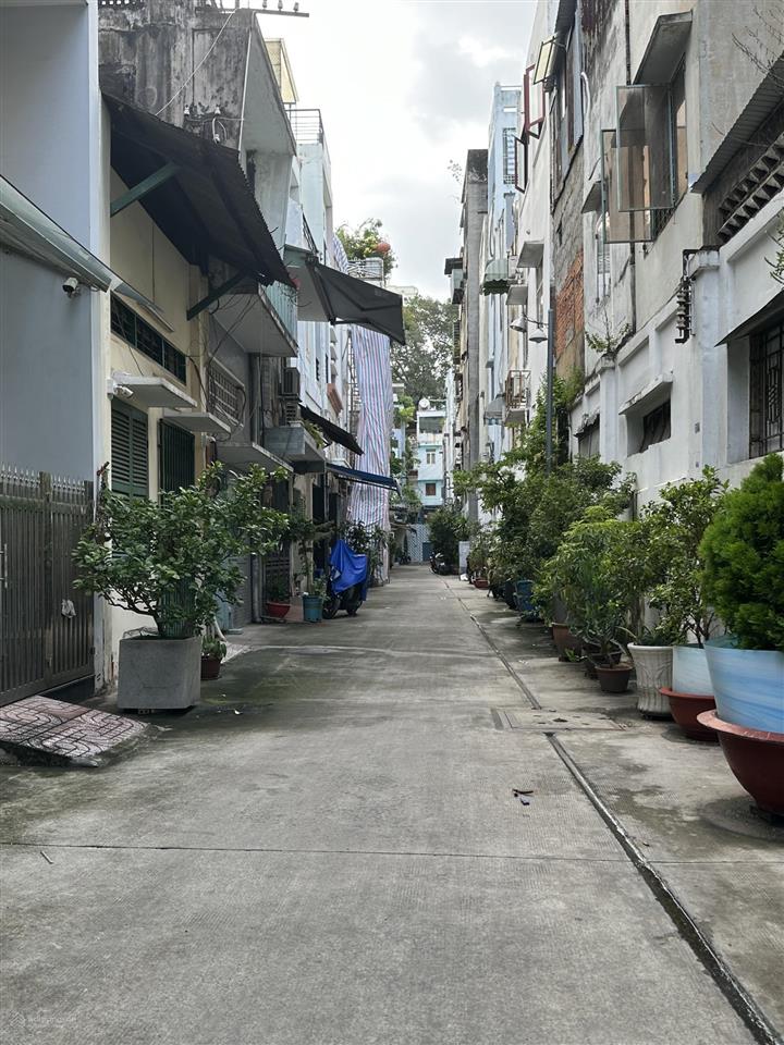 Giá tốt chỉ 11 tỷ sở hữu ngay nhà hẻm xe tải dt 4x16m  kết cấu trệt 2 lầu  đường tân hưng q5