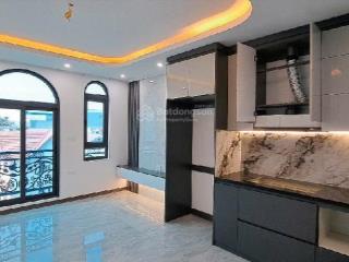 Ô tô đỗ cổng, phúc lợi, long biên, 40m2 x 5 tầng giá 6,5 tỷ có tl