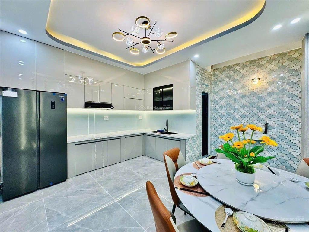 Giá siêu tốt căn nhà đường phan văn trị, p5, gò vấp, ngay emart, giá 4,02 tỷ/67,5m2 (4,5m x 15m)