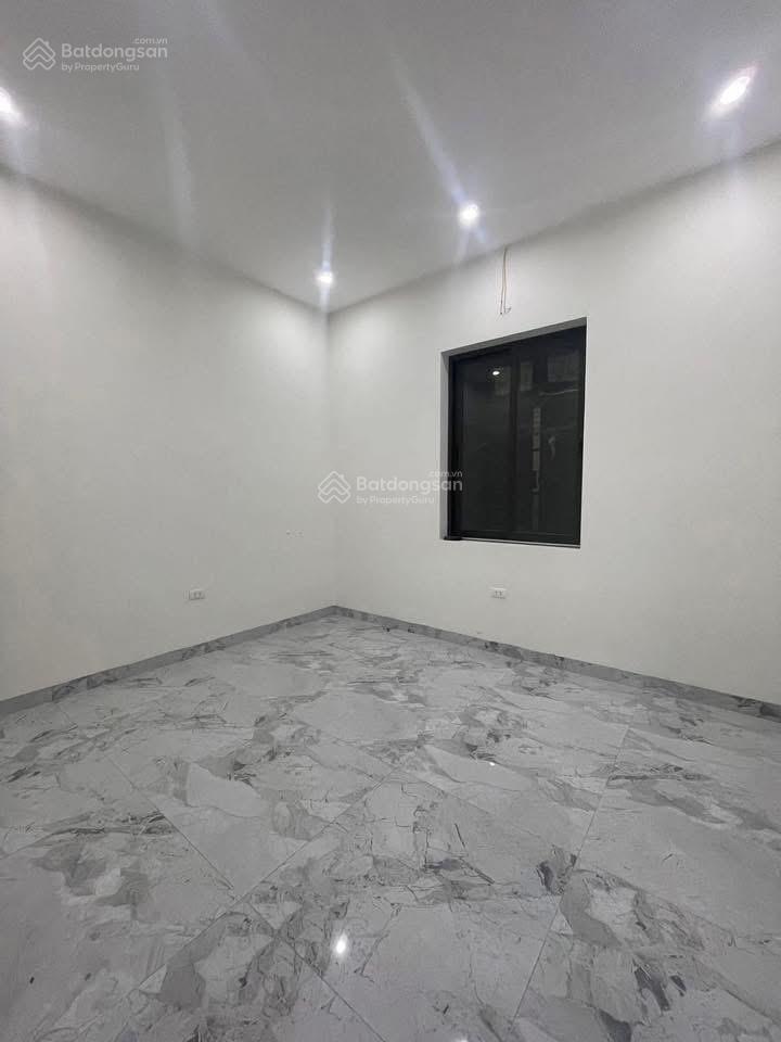 Phân lô trần quốc hoàncầu giấy 41m*5 tầng thang máy,mt4m,oto tránh,kinh doanh,1 nhà ra phố,nhà đẹp