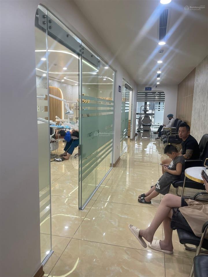 Bán toà nhà 9 tầng thang máy,mặt phố trần quốc vượngcầu giấy,130m,mt 6m,oto dừng đỗ,vỉa hè rộng