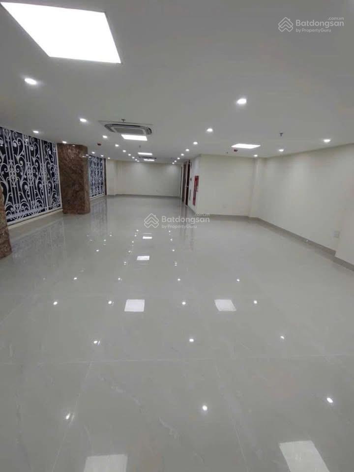 6 tầng xây mớimặt phố phạm văn đồng 201m,mt 21m,lô góc,pccc,hoàn công đầy đủ,vỉa hè khủng,kd 24/7