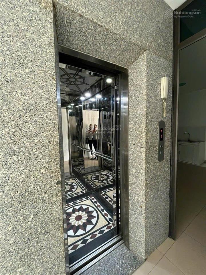 Nhà đẹp cách đường chính chỉ 20m, đường 2 ô tô tránh nhau