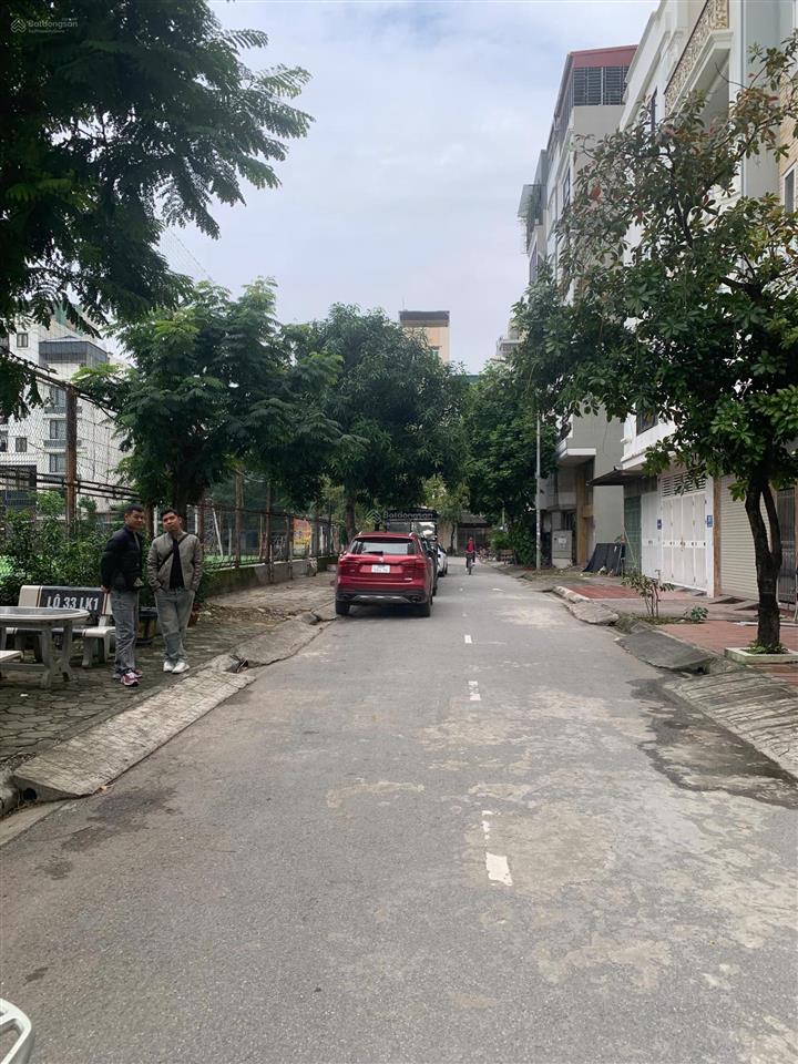 Nhà đẹp cách đường chính chỉ 20m, đường 2 ô tô tránh nhau