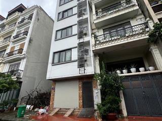 Nhà đẹp cách đường chính chỉ 20m, đường 2 ô tô tránh nhau