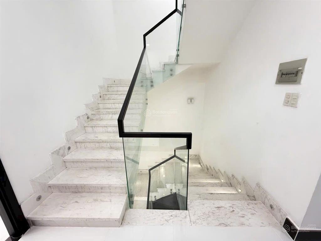 Bán nhanh biệt thự liền kề pmh giá tốt nhất toàn khu  0908 355 *** chính chủ