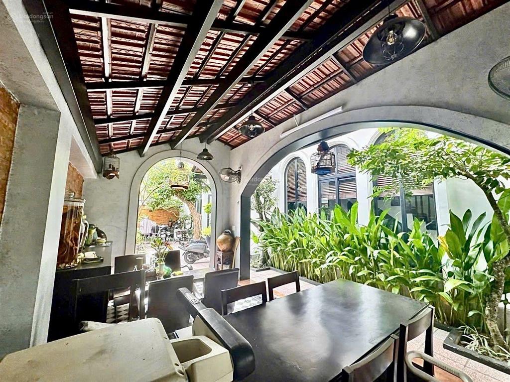 Biệt thự sân vườn lê văn chí thủ đức 374m giá 13.2 tỷ tl