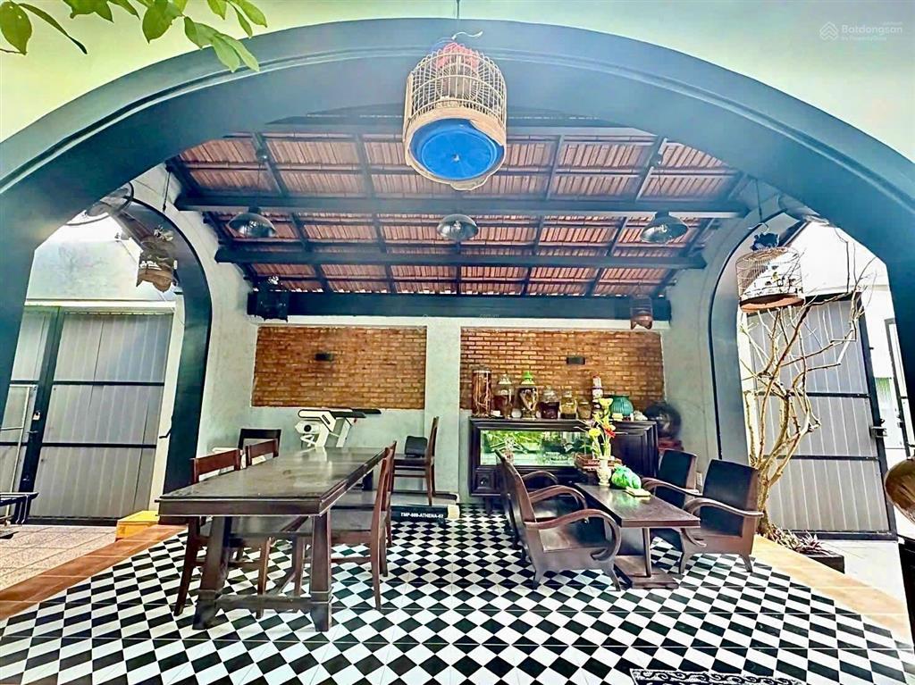 Biệt thự sân vườn lê văn chí thủ đức 374m giá 13.2 tỷ tl