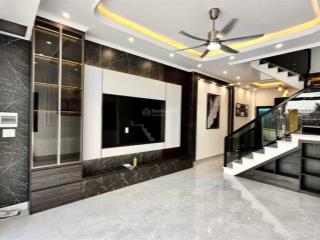 Ngọc hồi  hoàng mai, 5 tầng, 52m2, ô tô vào nhà, giá nhỉnh 8 tỷ