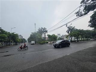 Siêu hiếm đất vàng phố thạch bàn