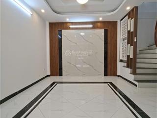 Hiếm độc nhất bán gấp nhà phố việt hưng, 5 tầng, thang máy ở sướng, giữ tiền, sinh lời mỗi ngày