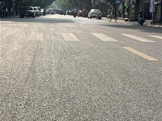 Hiếm có duy nhất một căn nhà mặt phố trạm bán gấp