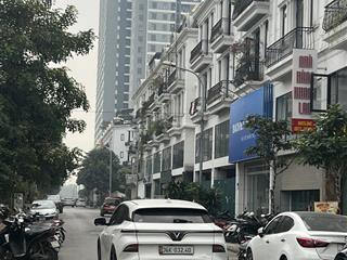 Cực hiếm chính chủ bán đất vị trí độc 3 mặt tiền ô tô tránh kinh doanh tấp nập chính chủ cần bán