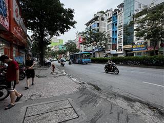 Bán đất tặng nhà 3 tầng, trung tâm phố ngọc lâm, ô tô vào đất, ngõ thông nguyễn văn cừ