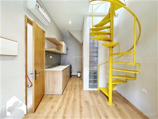 Cho thuê duplex thông tầng ngay nguyễn tri phương q10 sát đại học ueh, mặt tiền vị trí đắc địa