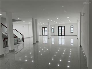 Cho thuê shophouse đôi (2 căn thông nhau), mới 100%, 240 m2/sàn (10x24), 22/12 thuận an, bình dương