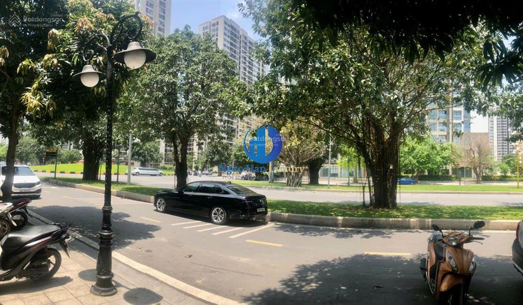 Bán cặp 02 căn shophouse san hô 16 nhìn chung cư. dtxd 450m2, 5t. giá 35,5 tỷ